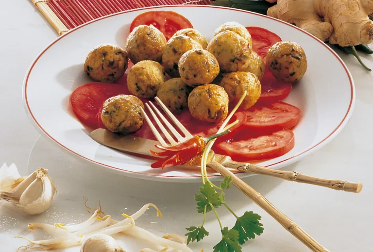 Fischbällchen mit Sojasprossen